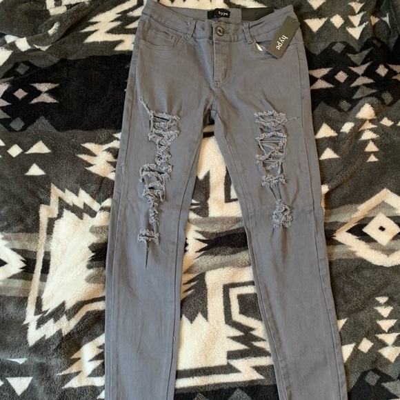 🆕 Hype Gray Distressed Skinny Jeans Size: 9 - Picture 3 of 8